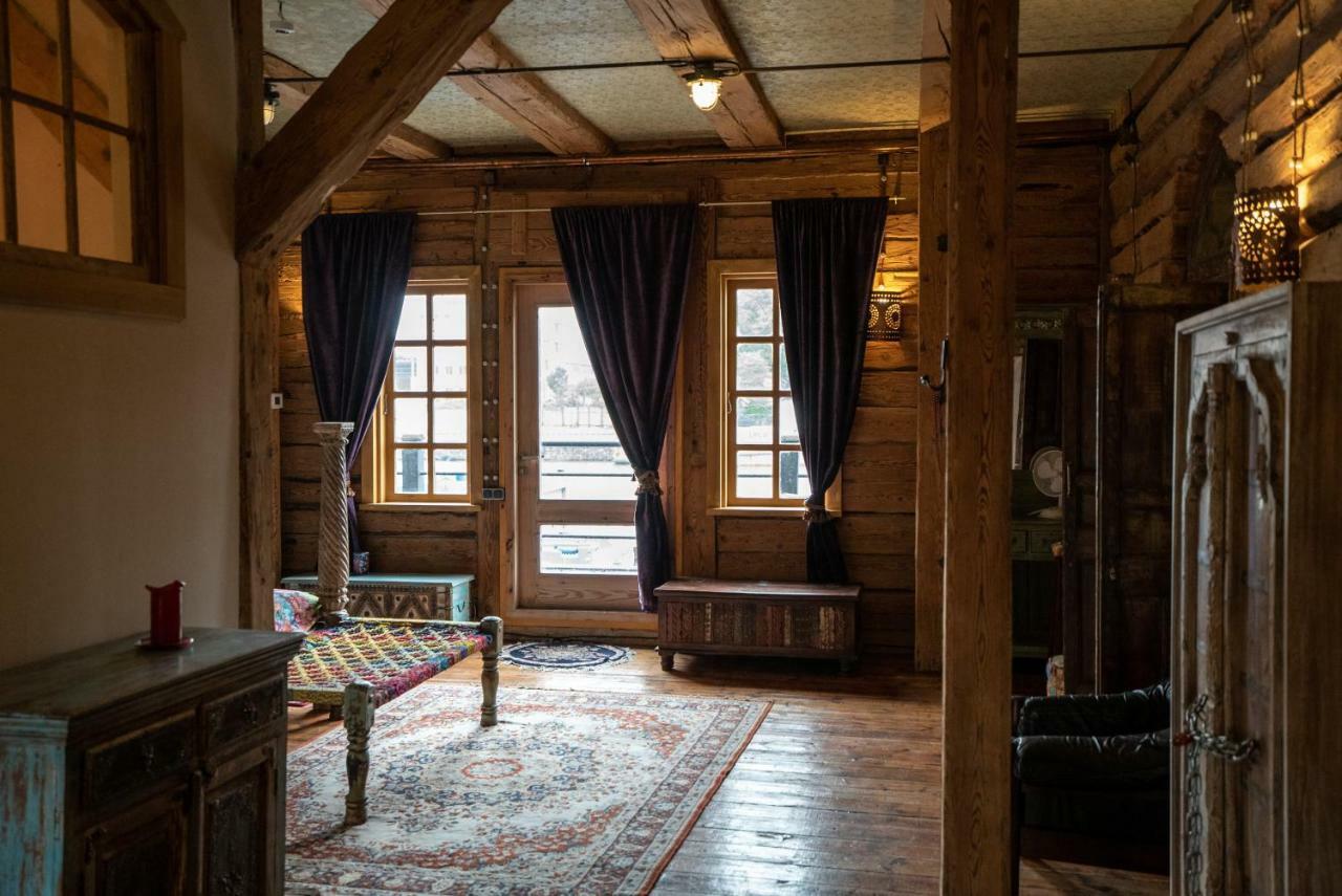 Apartamento Fontaine Mansion Liepāja Exterior foto
